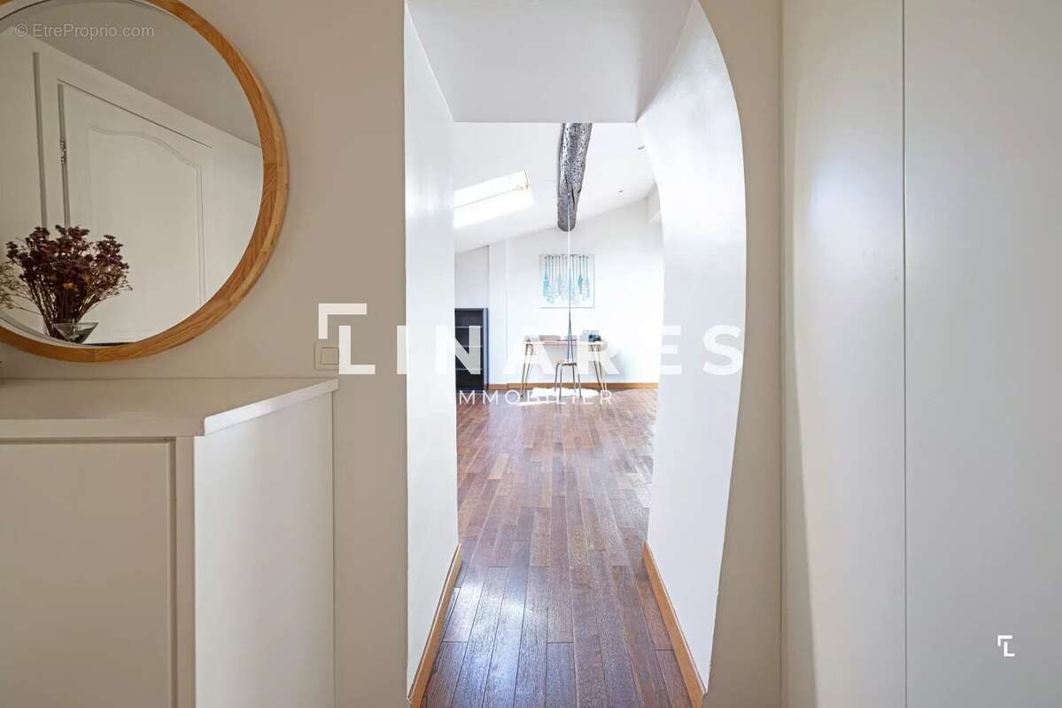 Appartement à MARSEILLE-1E