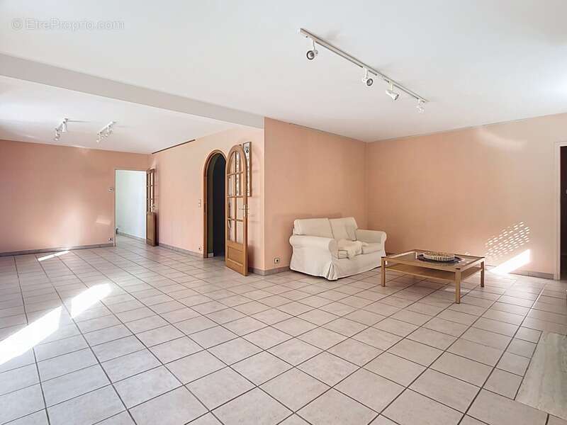 Maison à SAINT-CYR-SUR-LOIRE