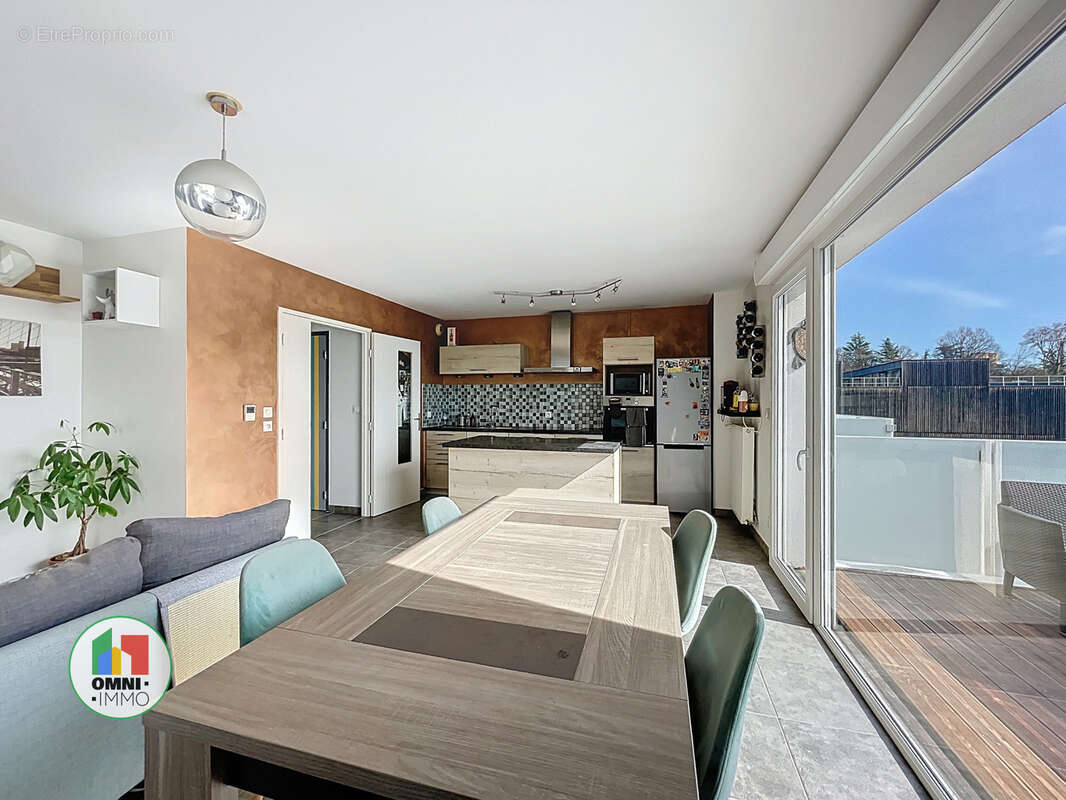 Appartement à RILLIEUX-LA-PAPE