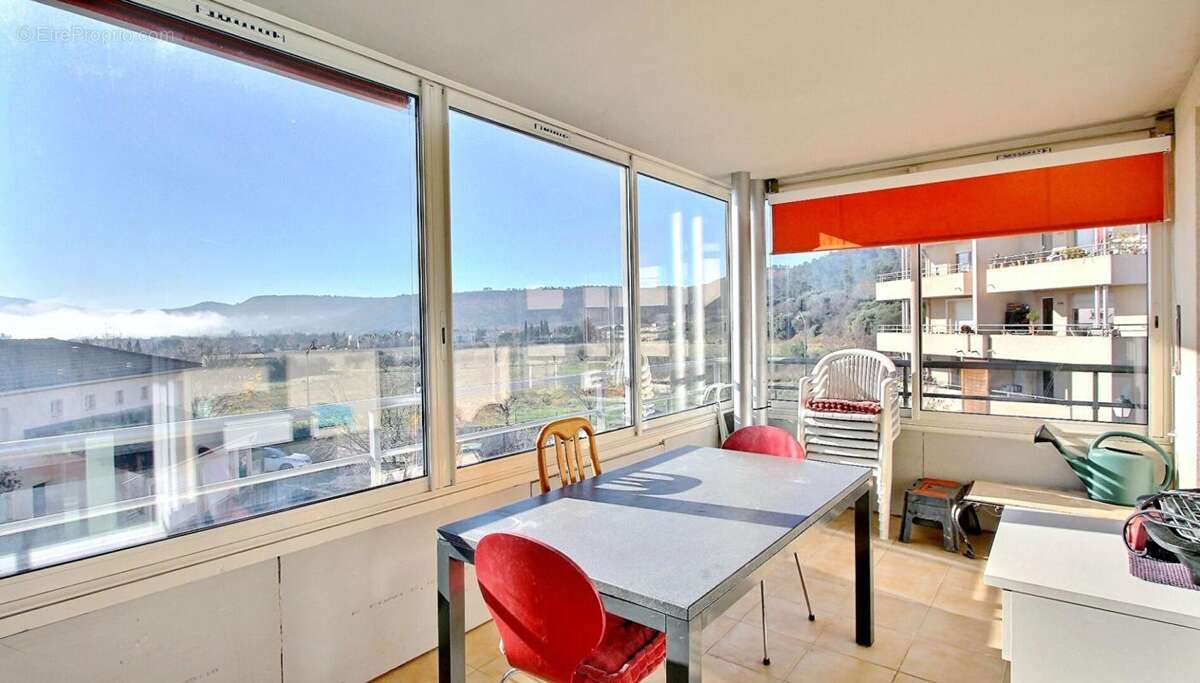 Appartement à LE LUC