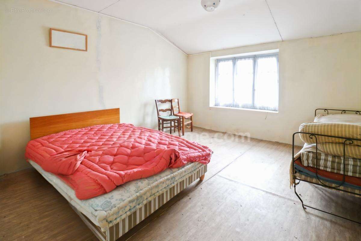 Maison de Ville sur deux niveaux - 3 pièces - 2 chambres  - Dépendance - Garage - Terrain 609 m²  - 87210 LE DORAT - photo 10