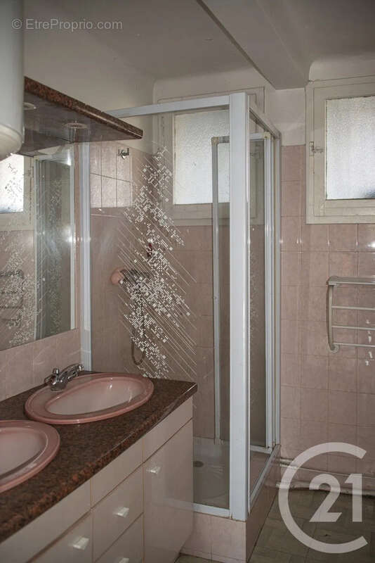 Appartement à MARSEILLE-4E