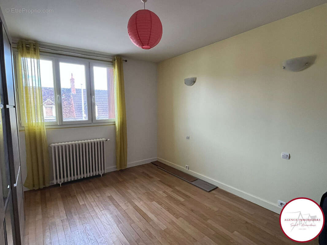 Maison à SAINT-AMAND-MONTROND