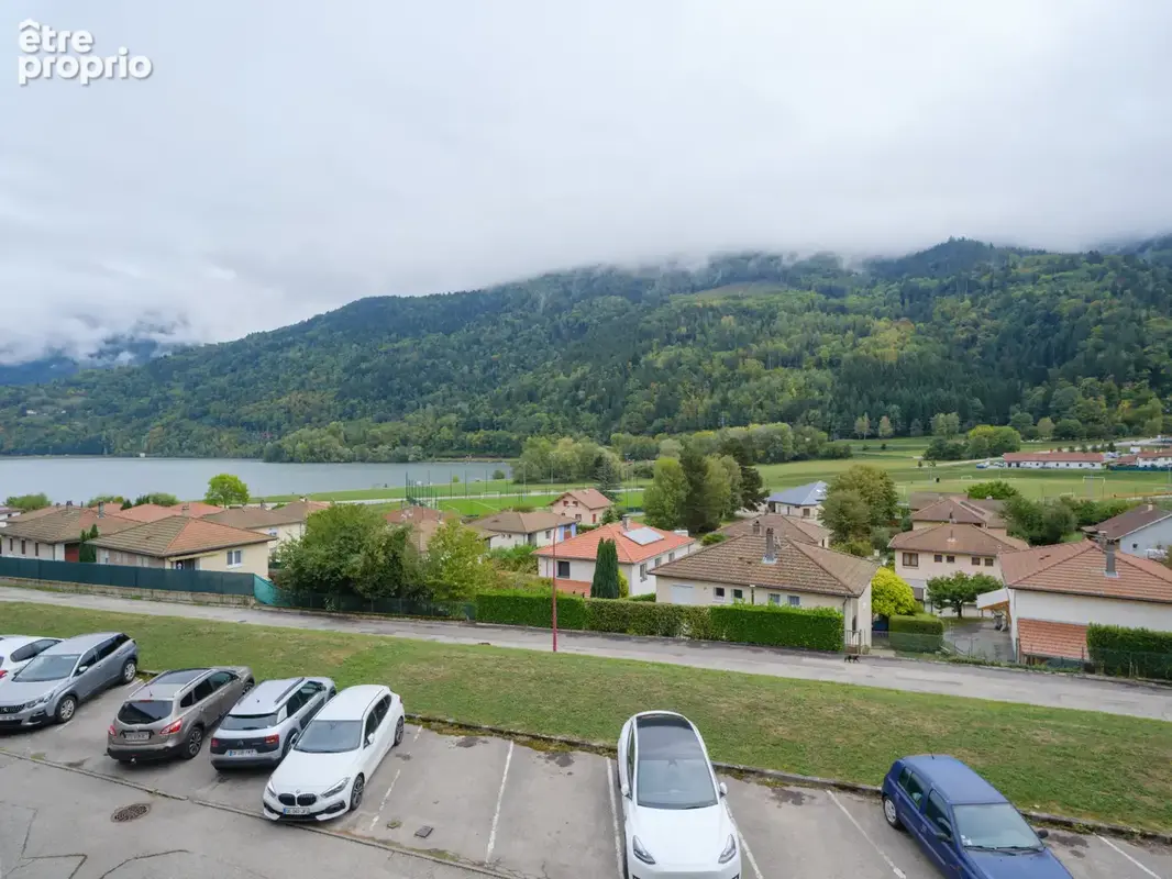 Spacieux t4 entièrement rénové et traversant avec loggia, cave, stationnement et parc collectif - crêts-en-belledonne - photo 16