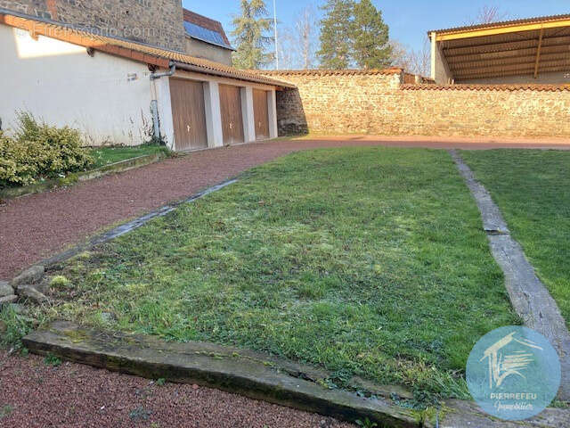 Appartement à SAINT-SYMPHORIEN-DE-LAY