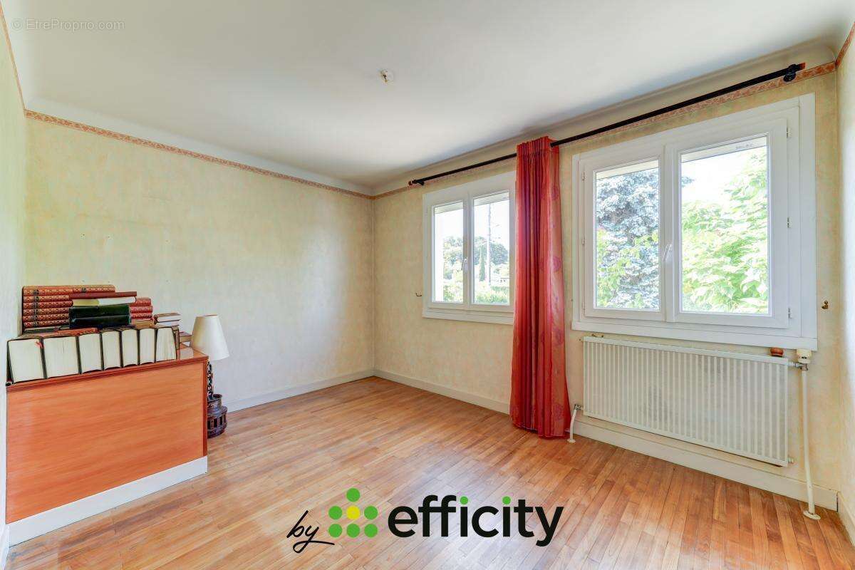 Maison 105 m² à Saint-Priest  - photo 11