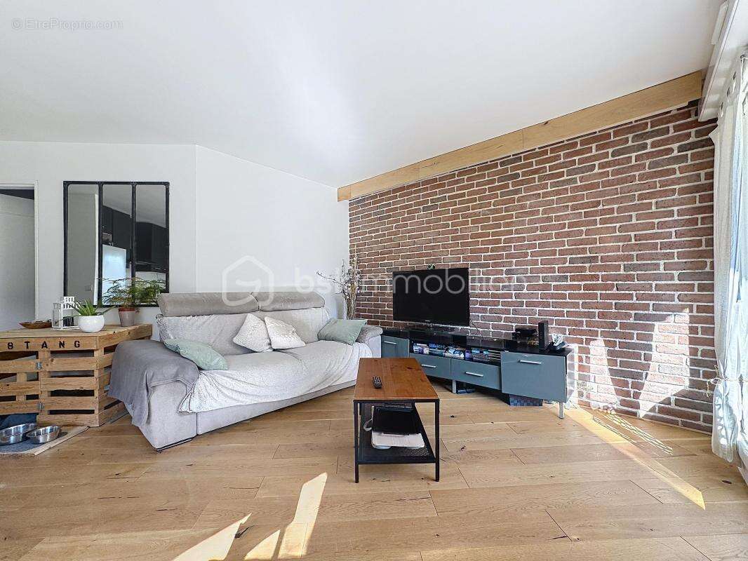 Appartement à MONTIGNY-LE-BRETONNEUX