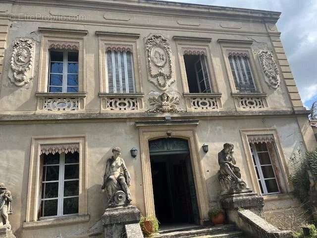 Maison à REMOULINS