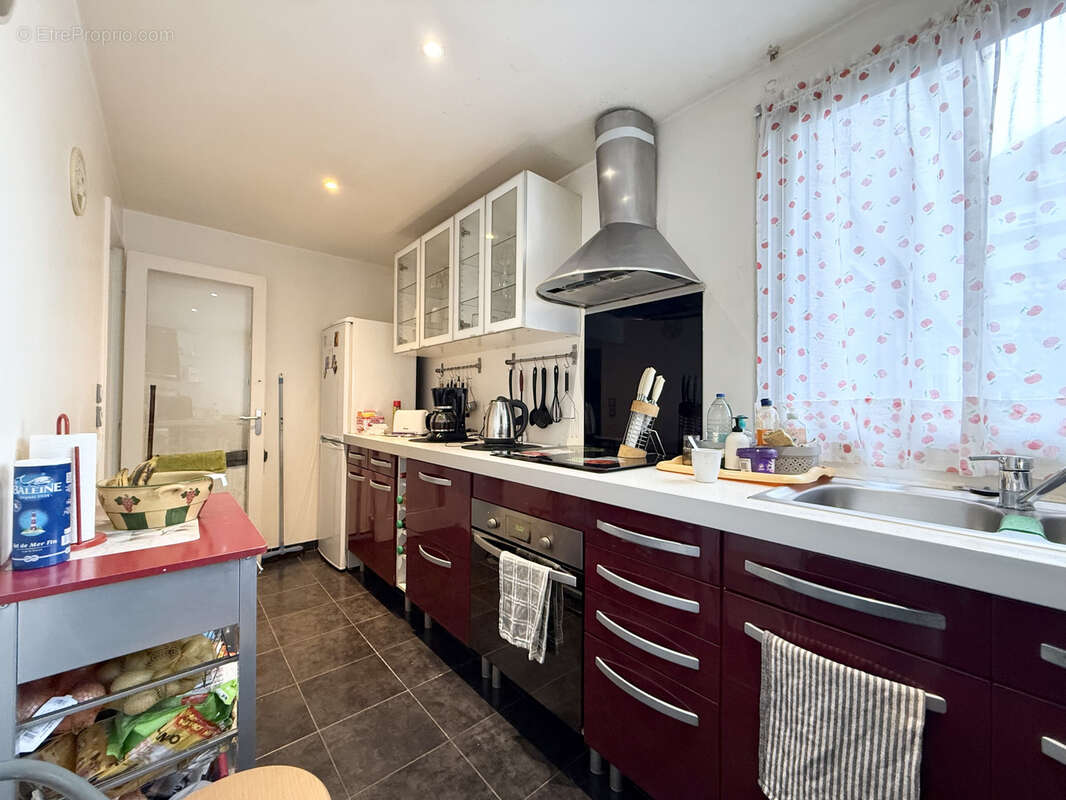 Appartement à COURBEVOIE