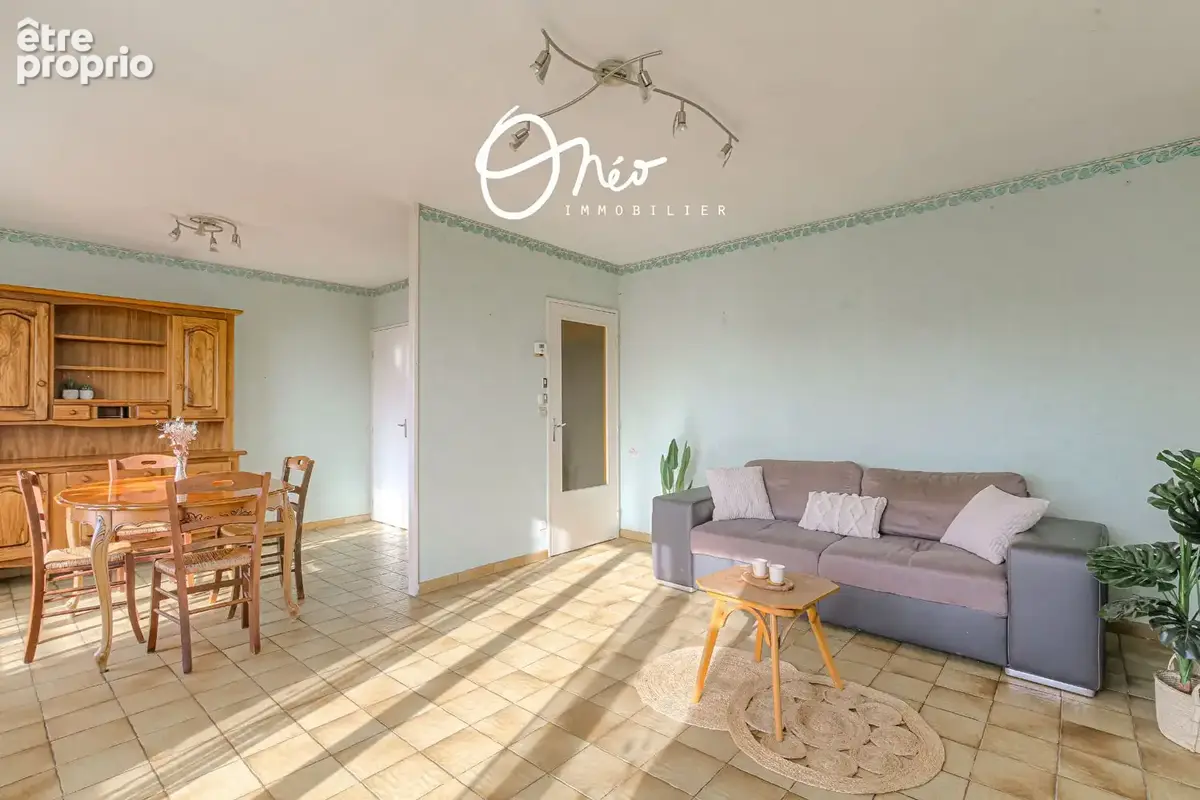 Coeur village Corbas - Maison 5 pièces avec garage, sur 320 m2 de parcelle - photo 5