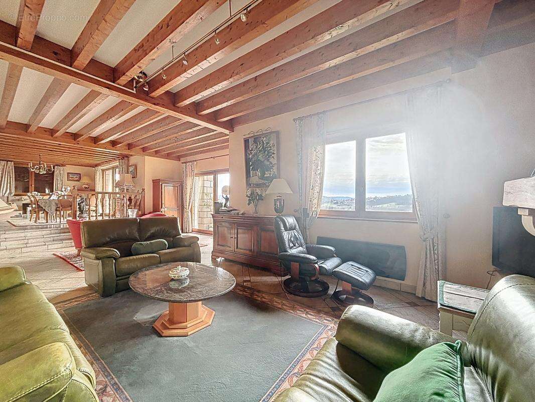 Maison à LA ROCHE-BLANCHE