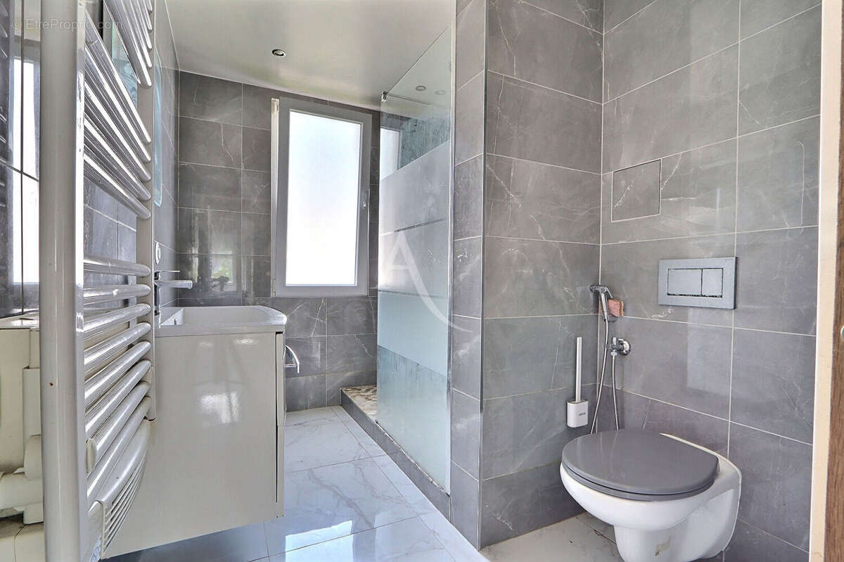 Appartement à LE BLANC-MESNIL