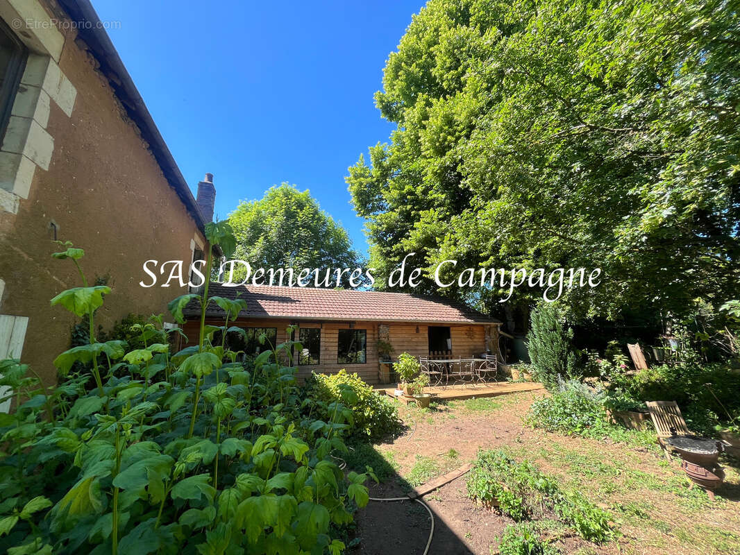 Maison à SENS-BEAUJEU