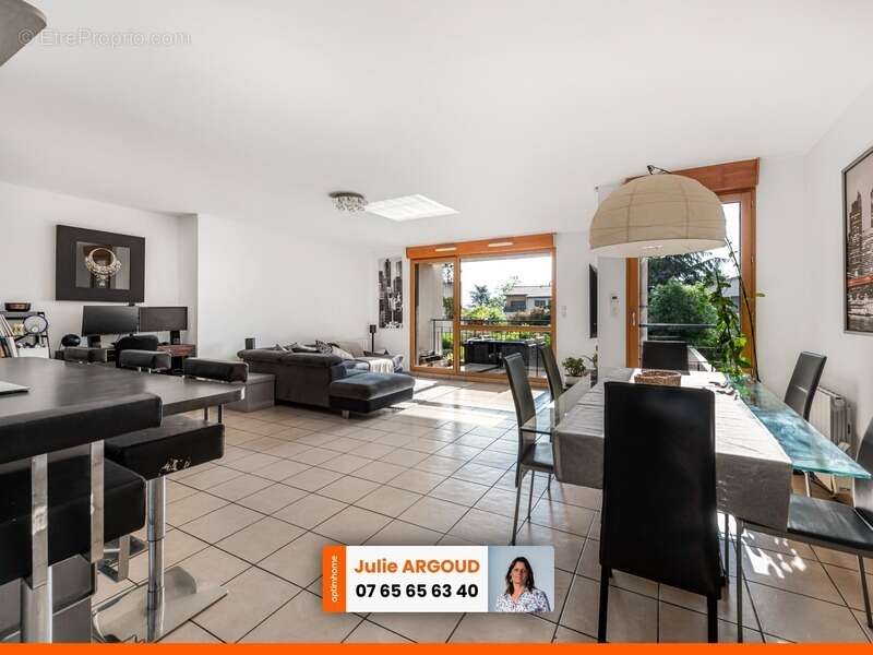 Appartement à COLLONGES-AU-MONT-D'OR