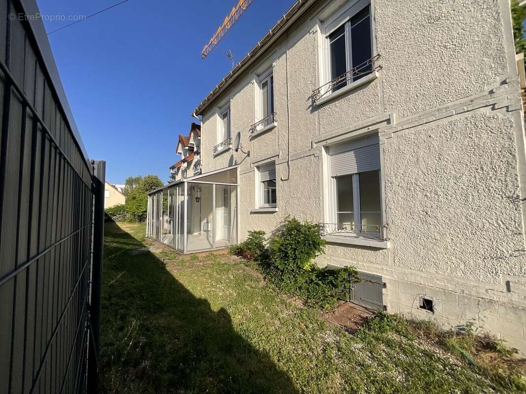 Maison à SAINT-JULIEN-LES-VILLAS
