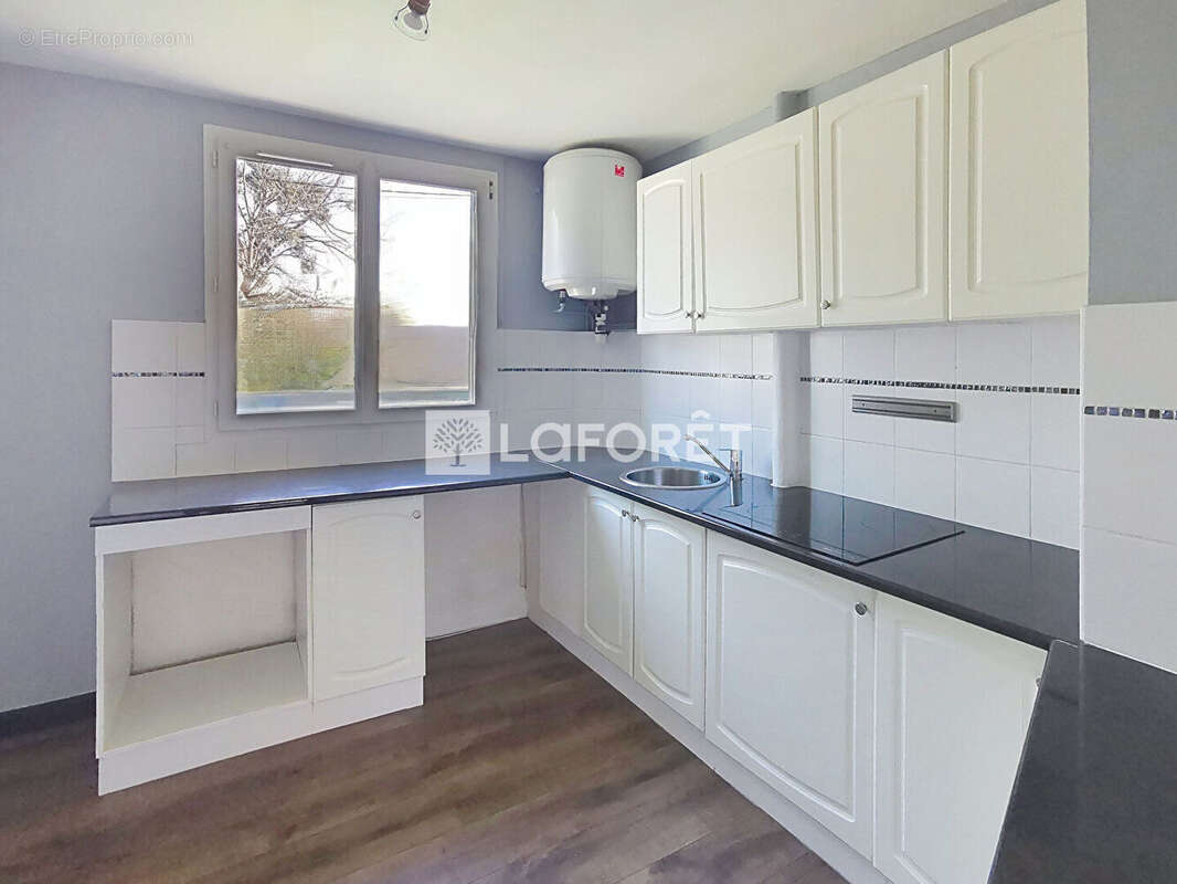 Appartement à GENAY