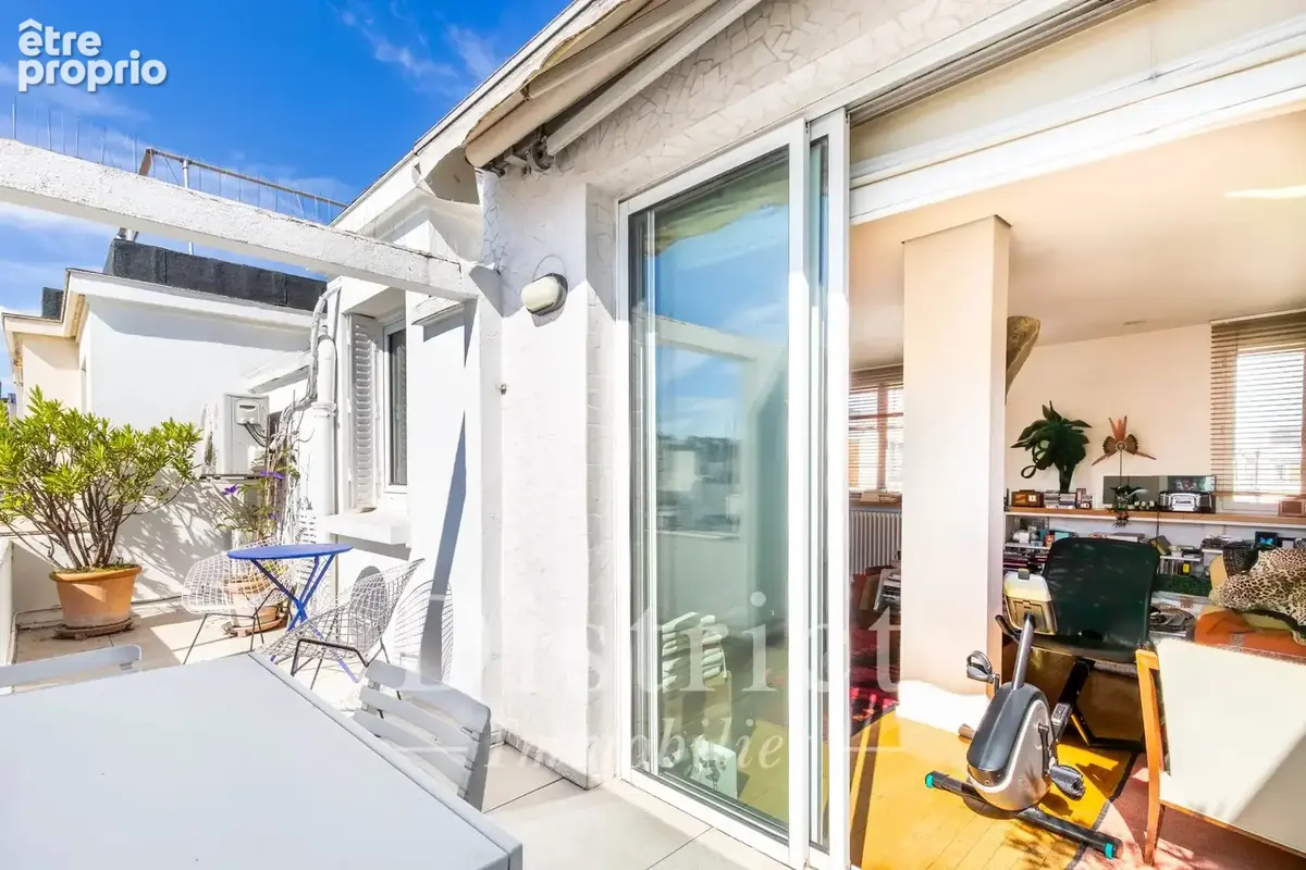Champs de Mars - Saint Dominique. Appartement de 112m² au dernier étage, terrasse de 12m² avec magnifique vue plein soleil. - photo 19