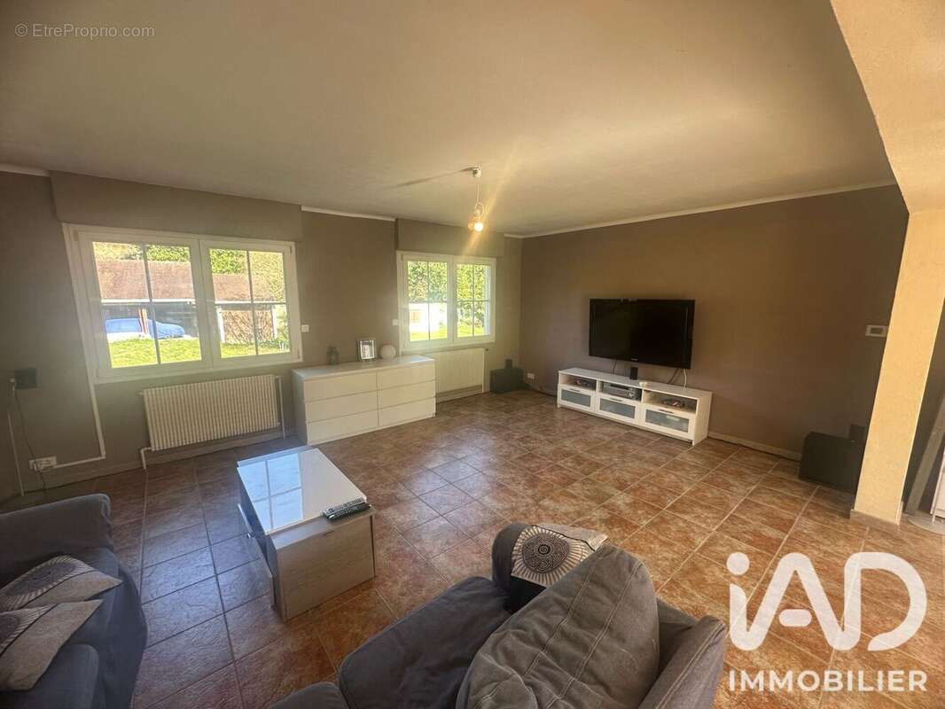 Maison 185 m² à Mortefontaine-En-Thelle  - photo 4