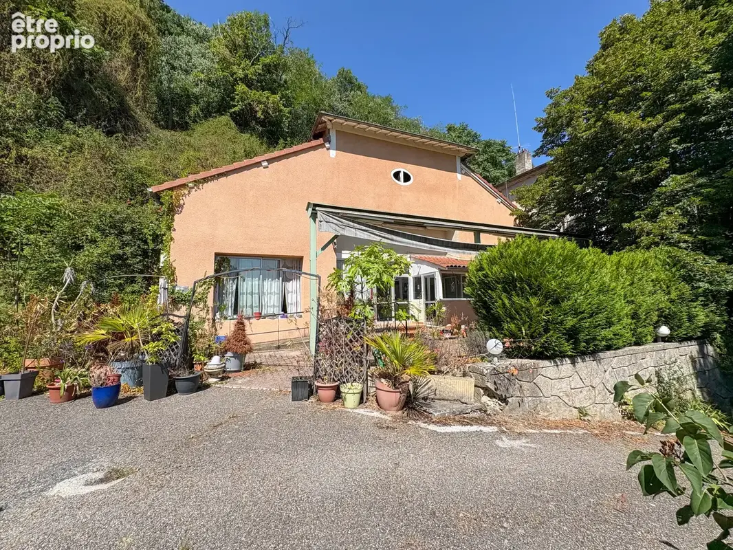 Ensemble immobilier de caractère aux multiples possibilités d'exploitation - photo 2