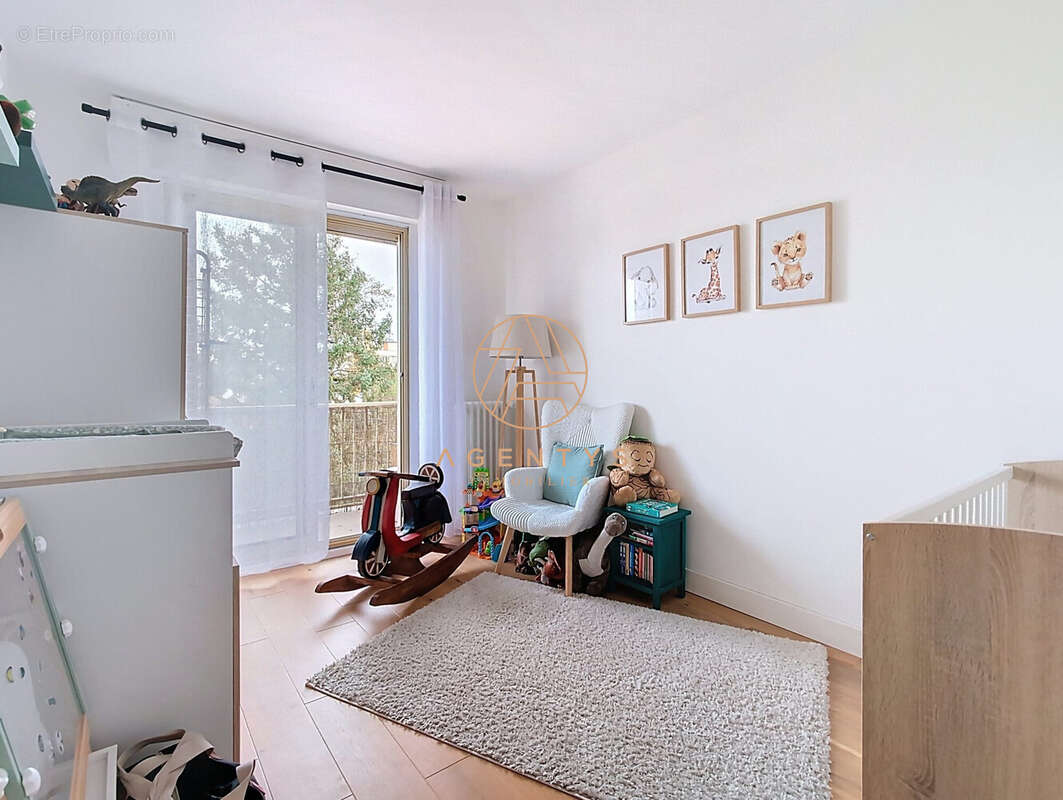 Appartement à SAINT-MAUR-DES-FOSSES