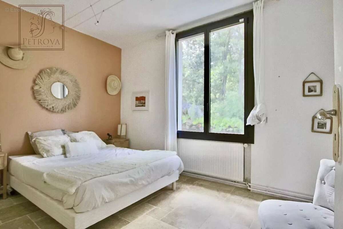 Maison à TOURRETTES-SUR-LOUP