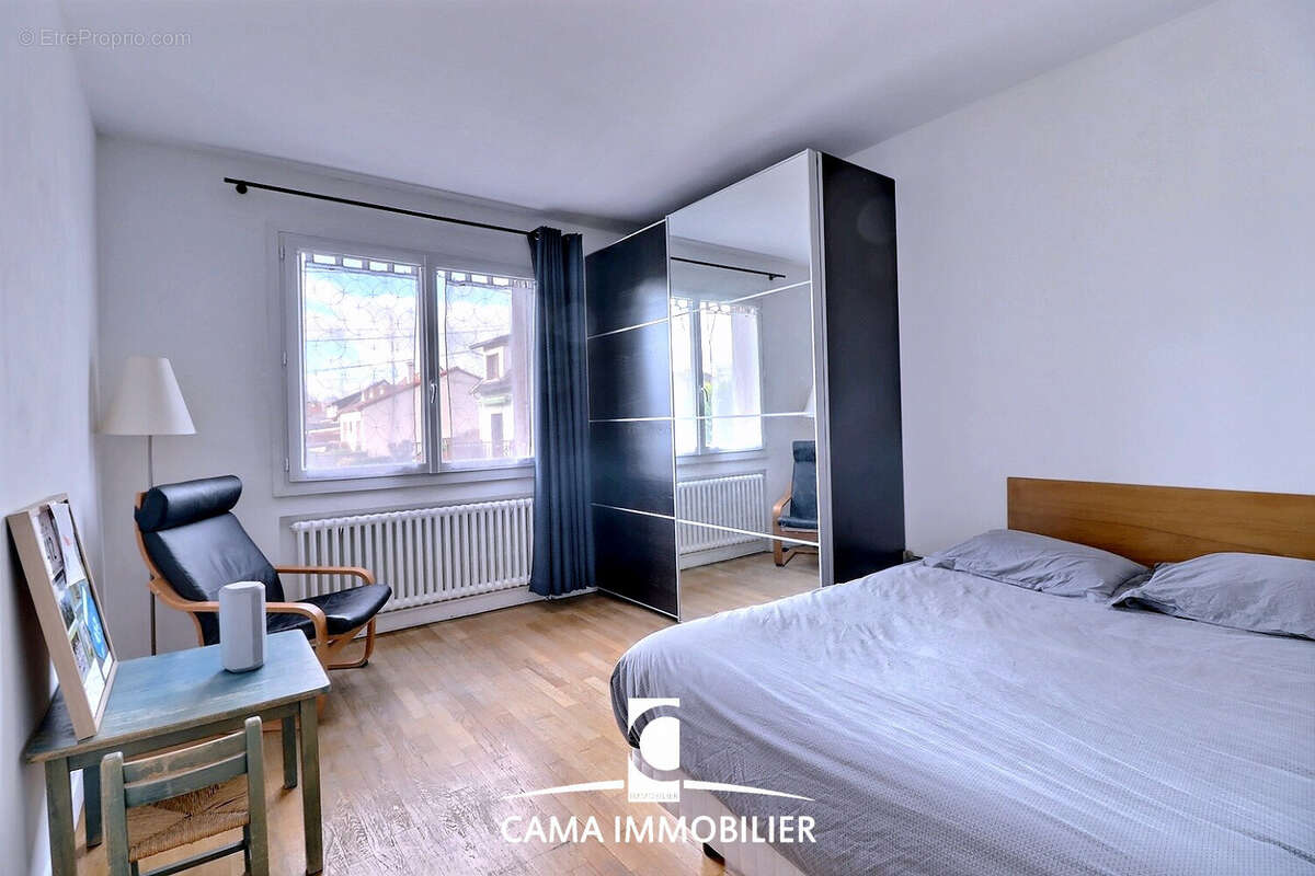 Maison à LES CLAYES-SOUS-BOIS