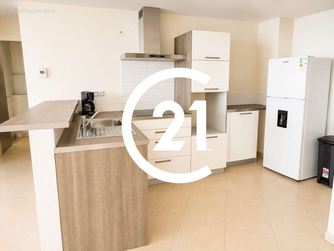Appartement 96 m² à Fort-De-France  - photo 3