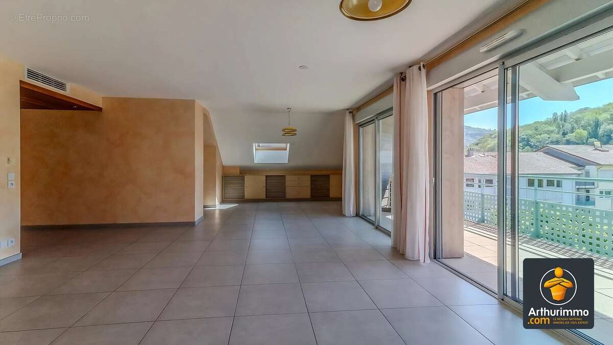 Appartement à BELLEGARDE-SUR-VALSERINE