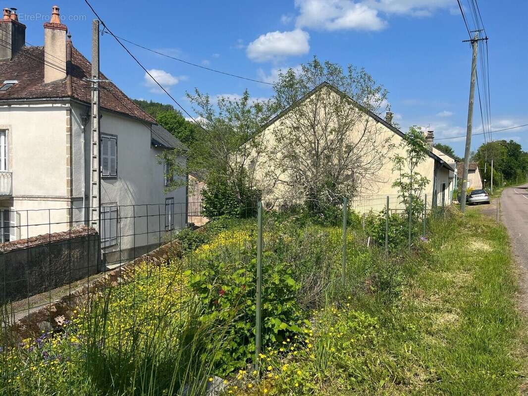 Maison à CHISSEY-EN-MORVAN