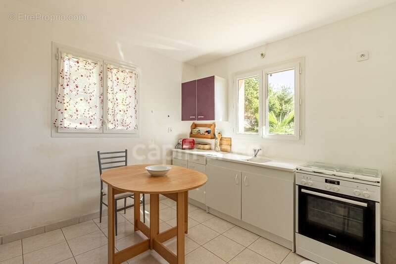 Maison à NOTRE-DAME-DE-SANILHAC