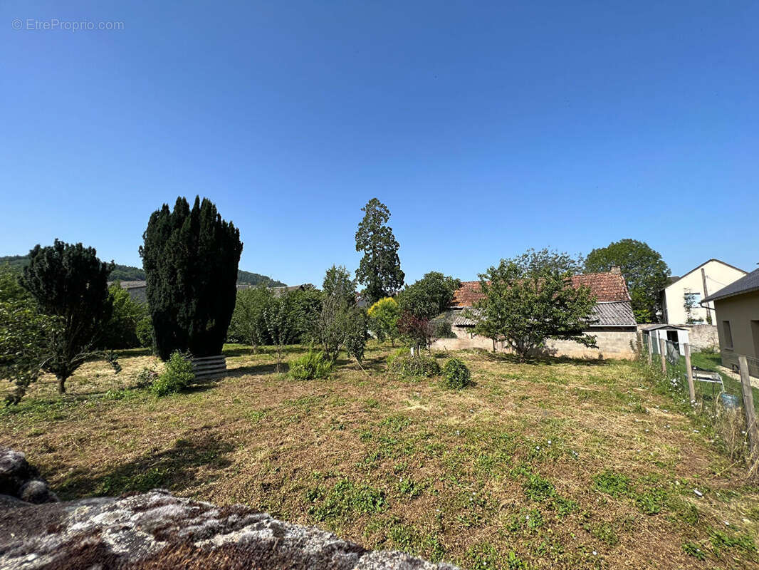 A VENDRE - Ancienne écurie avec terrain attenant - 85 m² développés - SAINT GENIEZ D'OLT - photo 2