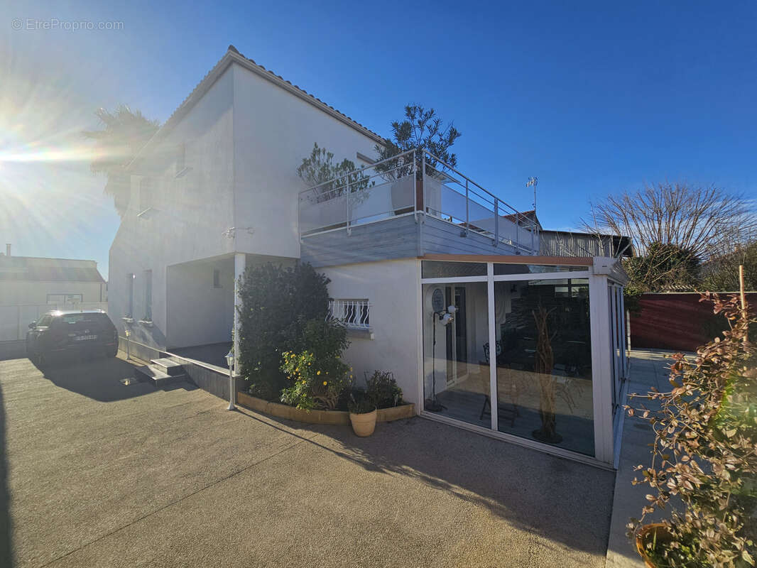 Grande maison composée de 2 appartements - 34400 - Lunel - photo 2