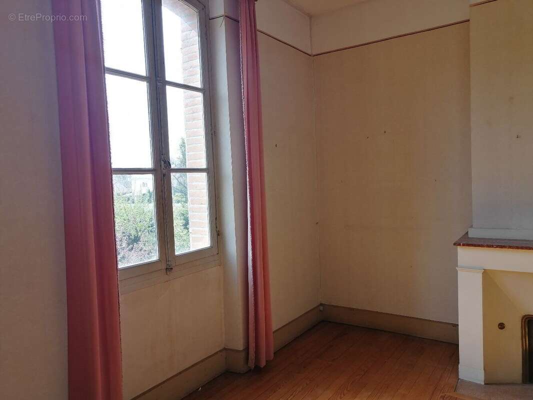 Maison bourgeoise à rénover         secteur Castelsarrasin - photo 2