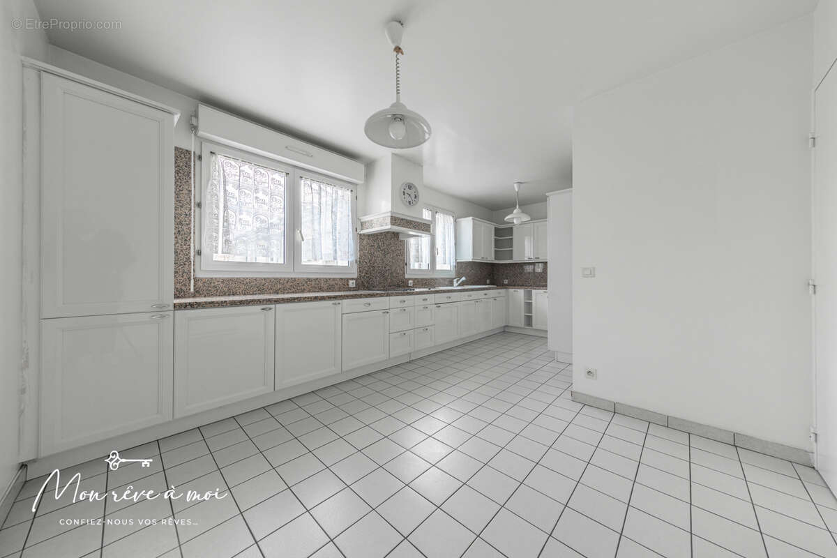 Appartement à NANTERRE
