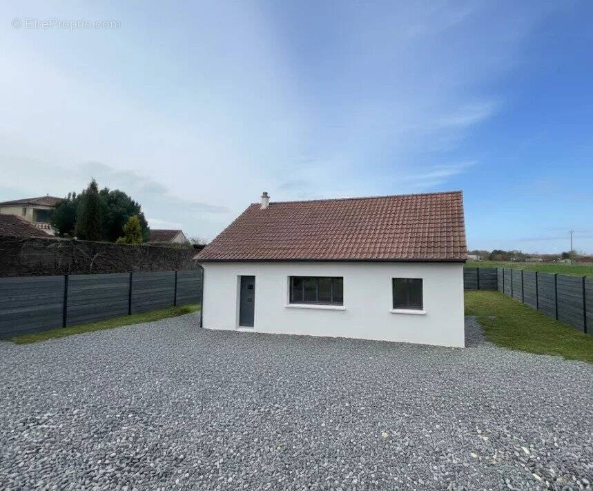 Terrain à LENCLOITRE