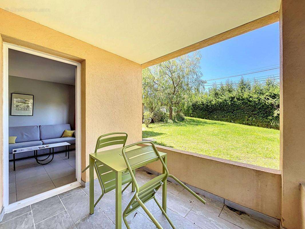 Appartement à MOUGINS