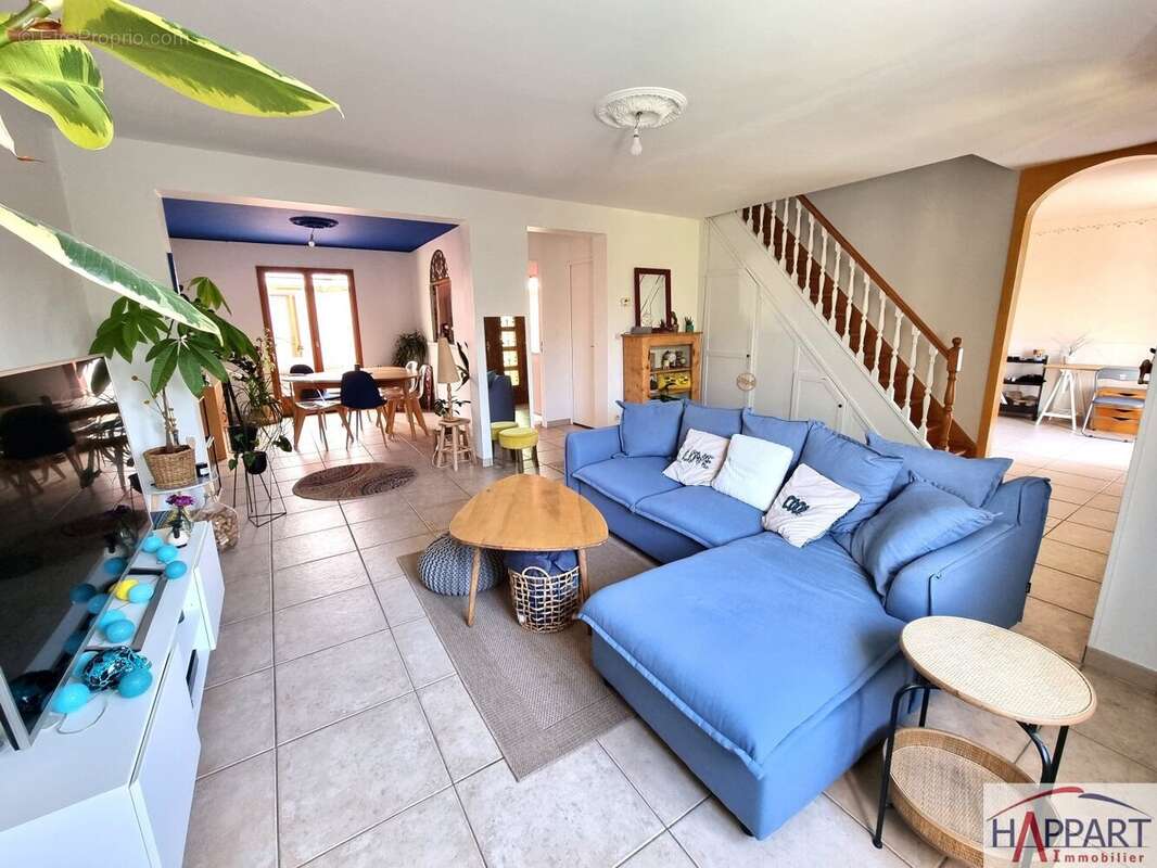 Maison à VAUX-LE-PENIL