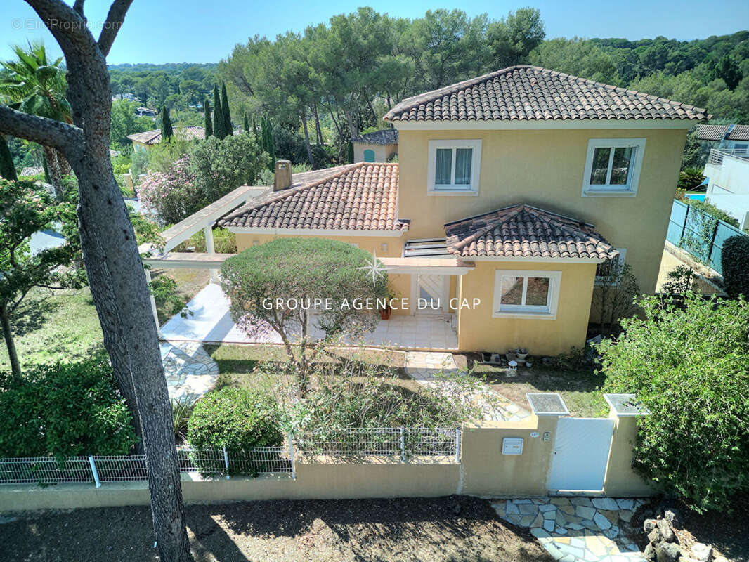 Villa néo-provençale 6 pièces à vendre à Saint Raphaël - Bas du Golf de Valescure - photo 5