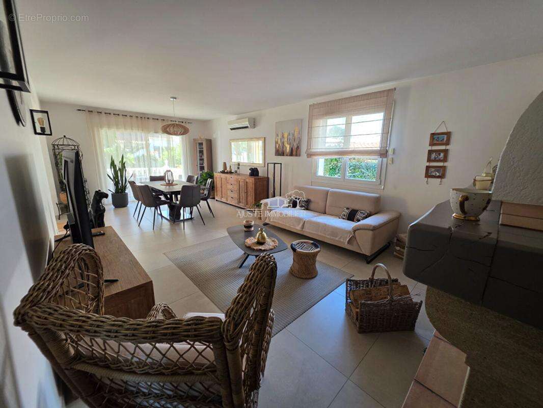 Maison Marignane 5 pièce(s) 125 m2 - photo 2