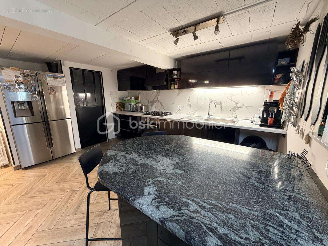 Sublime maison sur 3 niveaux, 4 chambres, une piscine et de très beaux matériaux - photo 26