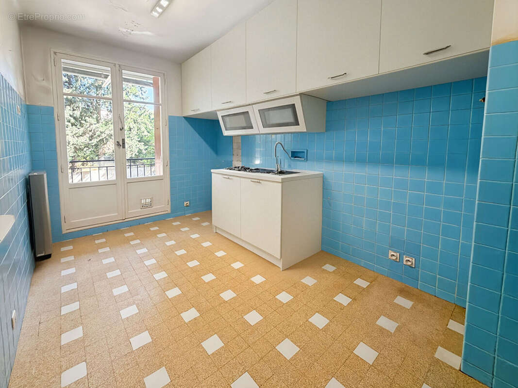 A vendre - Appartement 4 pièces - 74 m²  habitable - Marseille  12e - Les Caillols - photo 5
