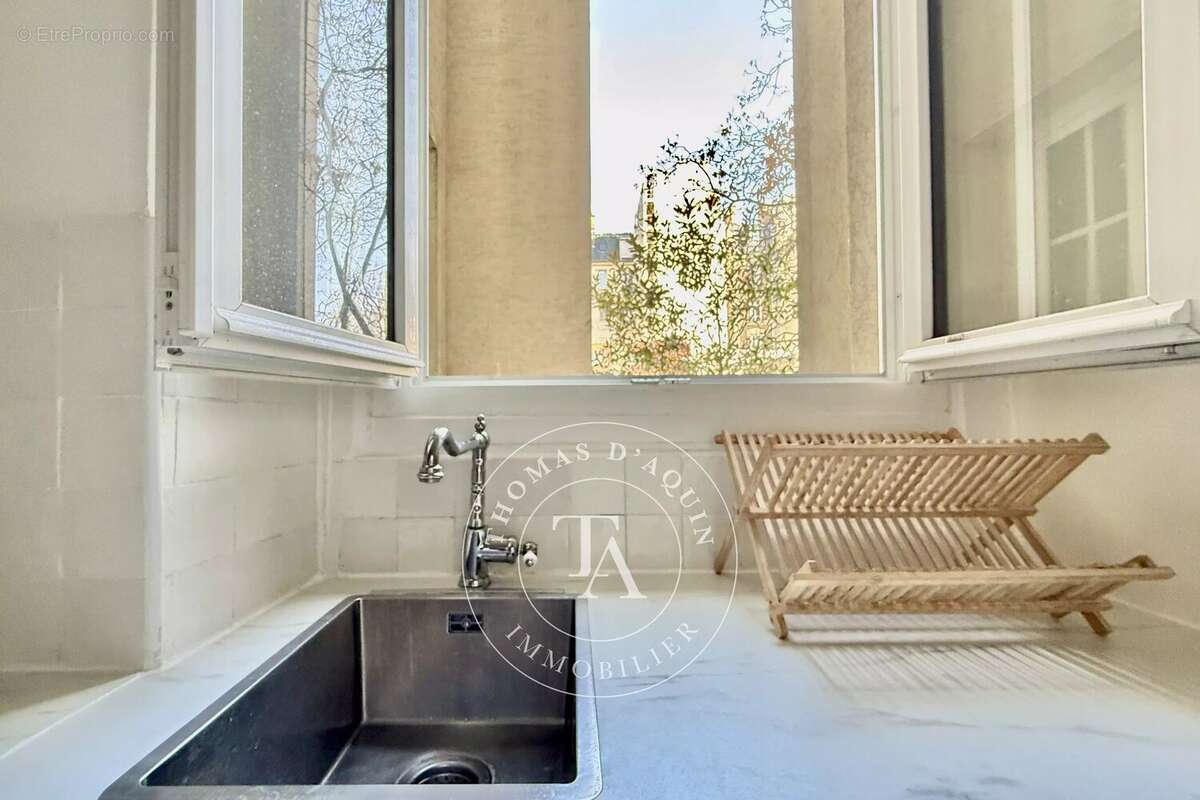 Appartement à PARIS-14E