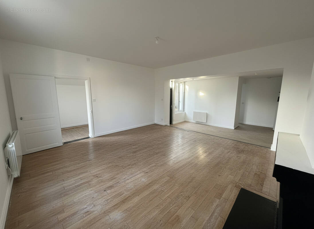 Maison à LES PONTS-DE-CE