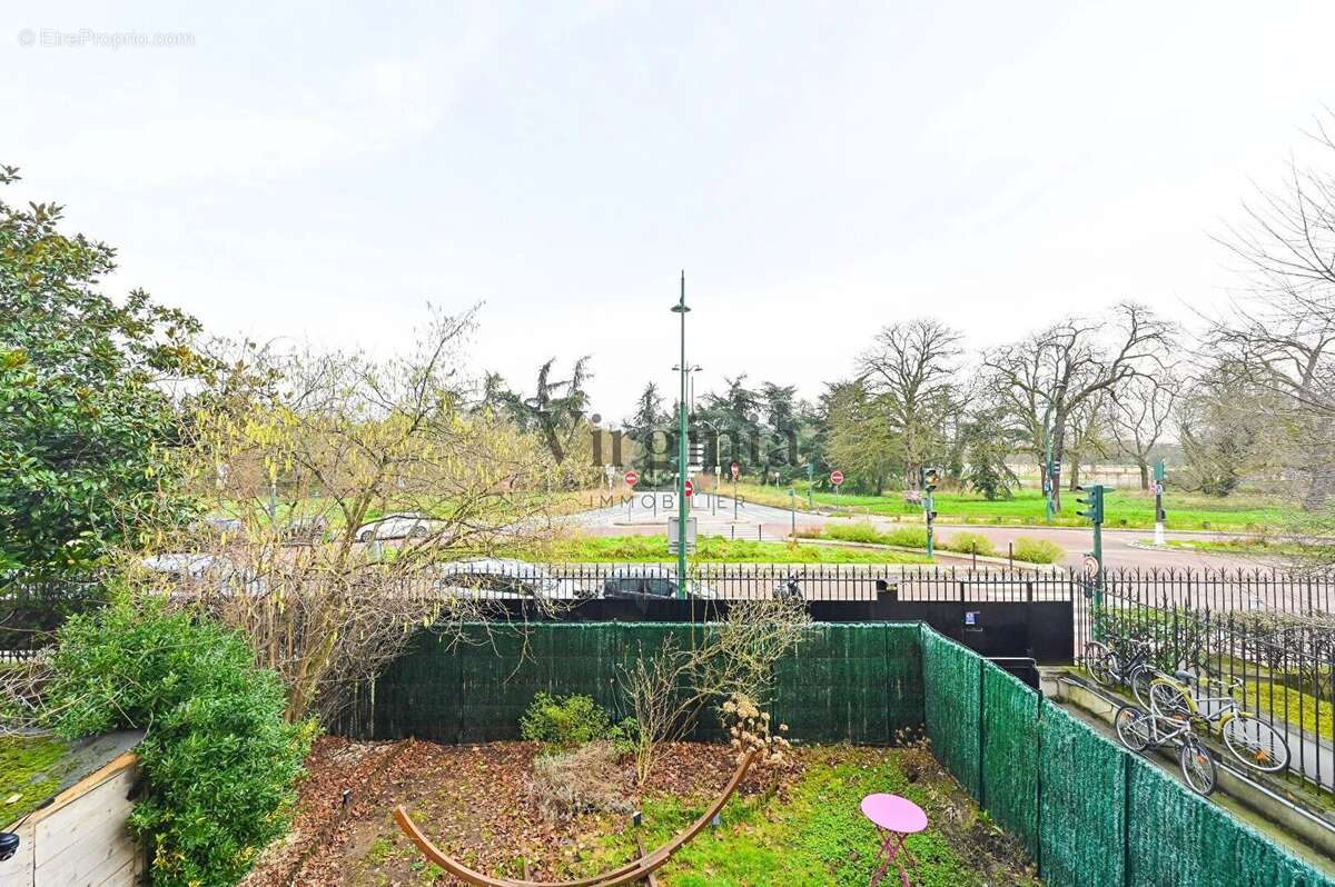 Appartement à CHARENTON-LE-PONT