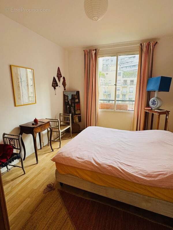 Appartement à PARIS-14E