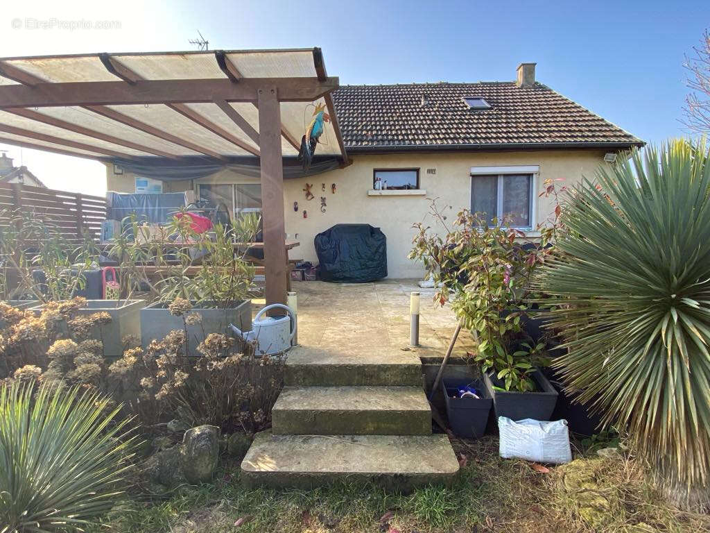 Maison à NEUILLY-SAINT-FRONT