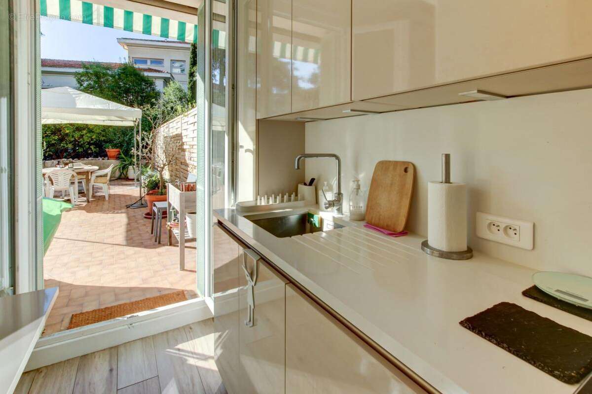 Baumettes - appartement villa avec grande terrasse jardin, calme absolu, proche mer - photo 4