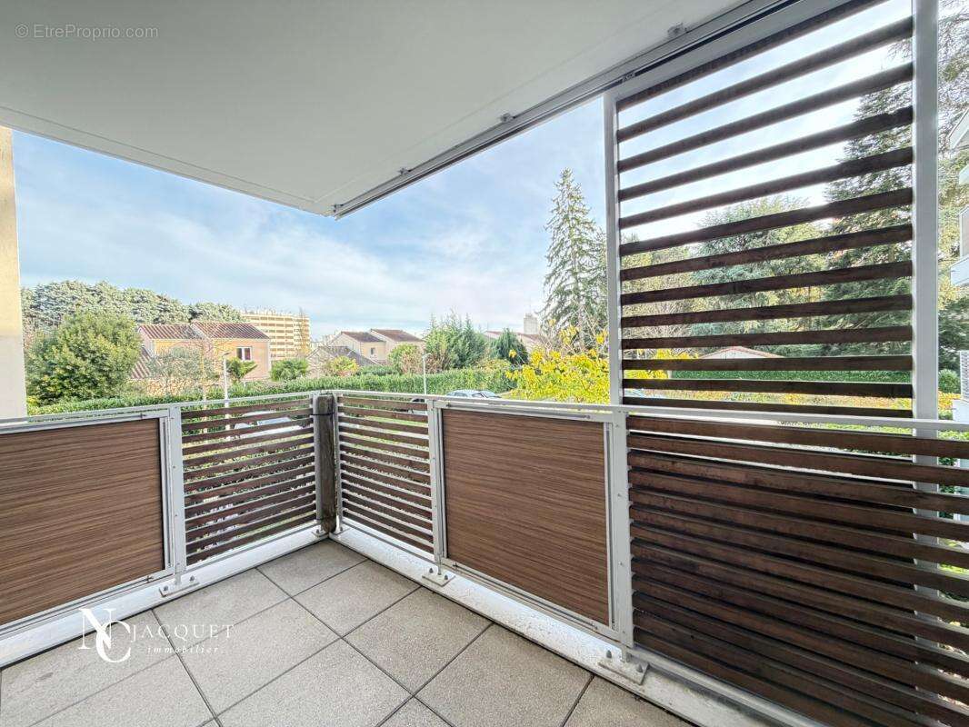 Appartement à RILLIEUX-LA-PAPE