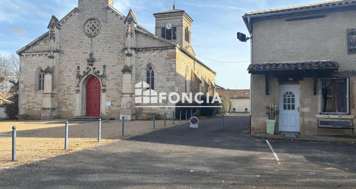 Appartement à CHALEINS