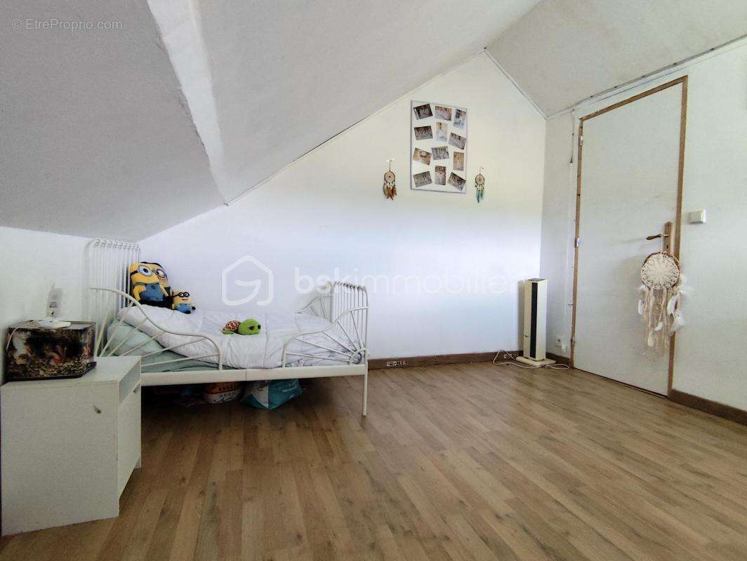 Maison à LA ROCHE-EN-BRENIL